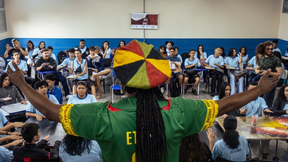 How to Learn Brazilian Percussion: Six Steps That Actually Work - A Brazilian Based Traditional Arts Platform An instructor leading an Ijexá com Gana percussion session