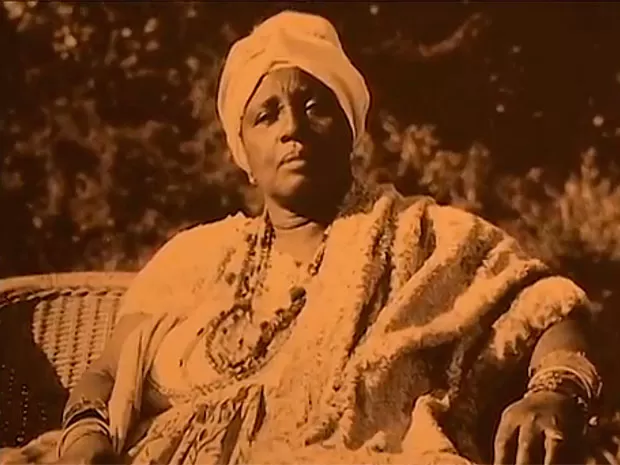 Candomble head mae senhora